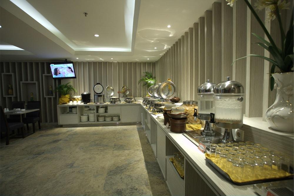 Tjokro Hotel פקאנבארו מראה חיצוני תמונה