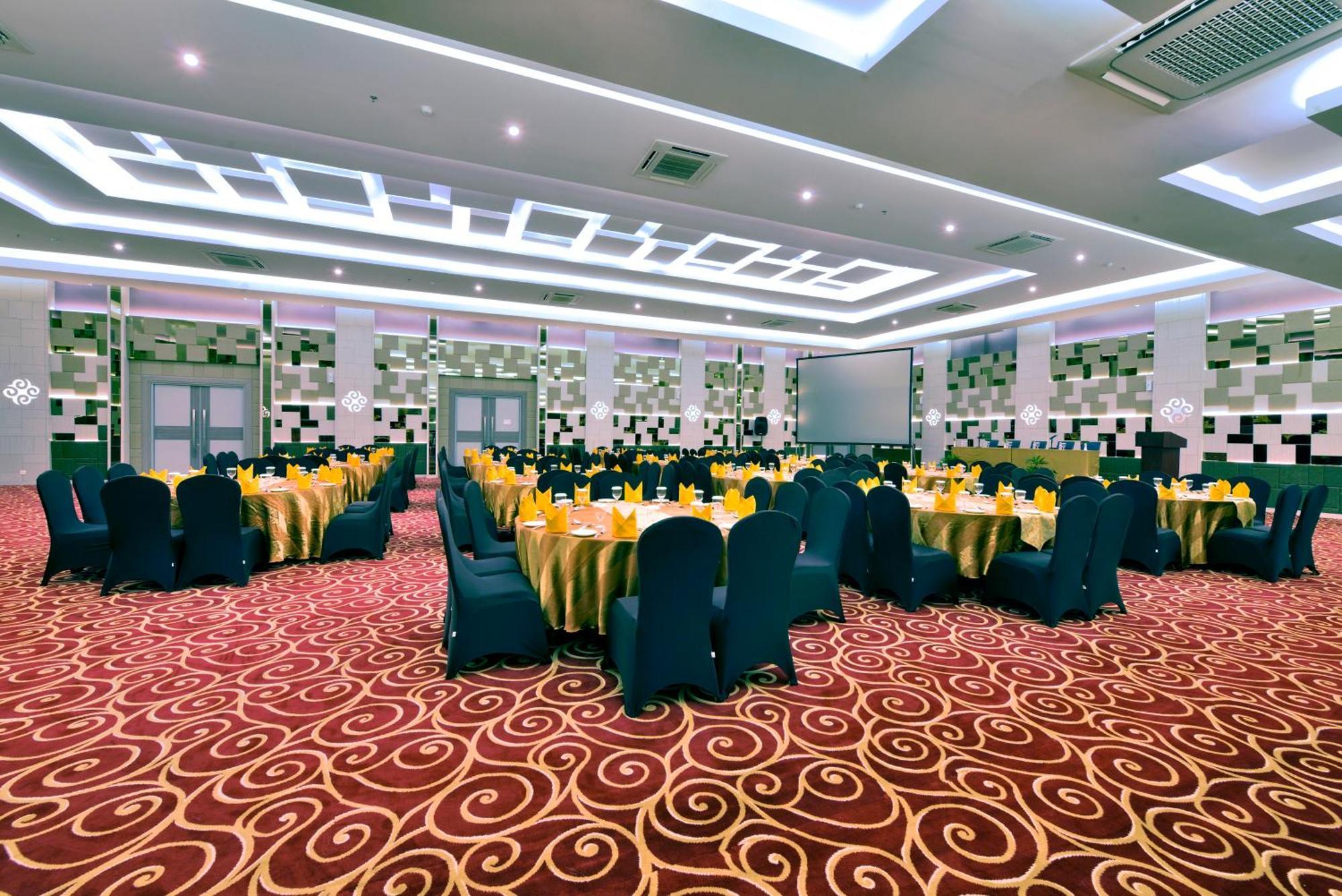 Tjokro Hotel פקאנבארו מראה חיצוני תמונה
