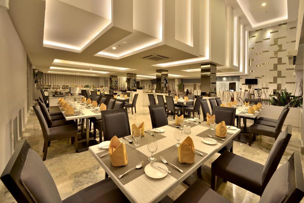 Tjokro Hotel פקאנבארו מראה חיצוני תמונה