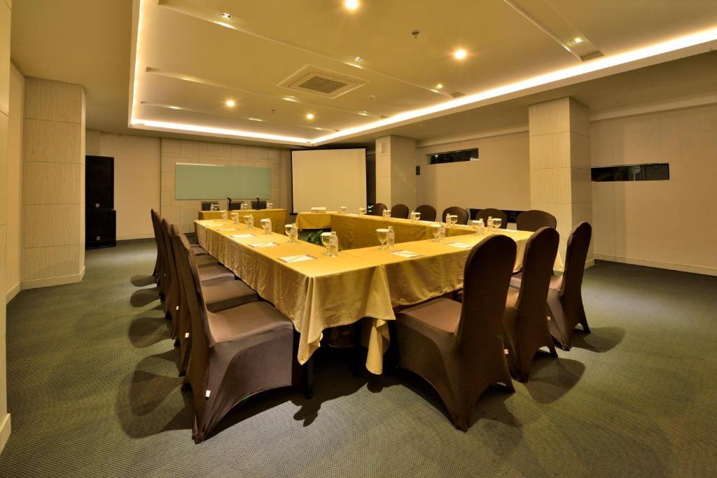 Tjokro Hotel פקאנבארו מראה חיצוני תמונה