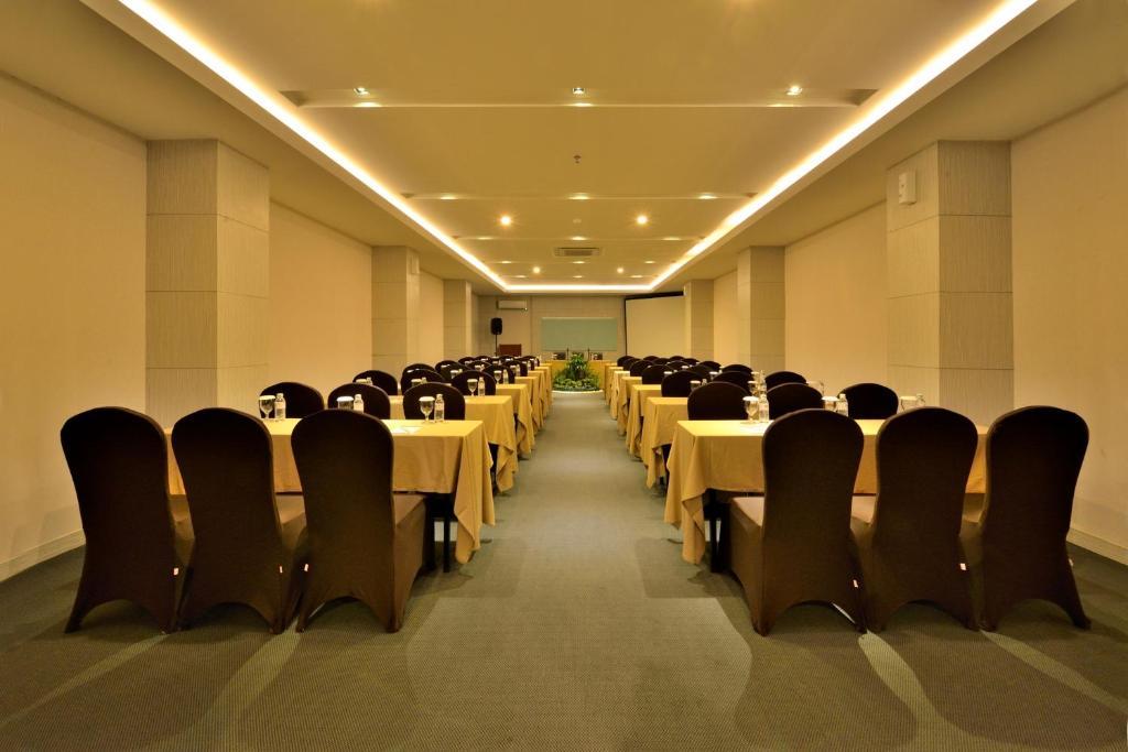 Tjokro Hotel פקאנבארו מראה חיצוני תמונה