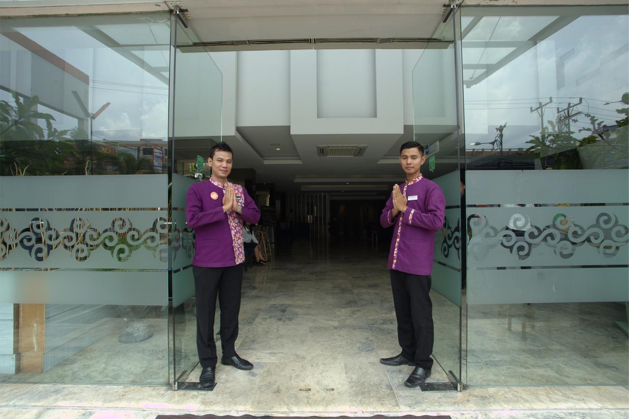 Tjokro Hotel פקאנבארו מראה חיצוני תמונה