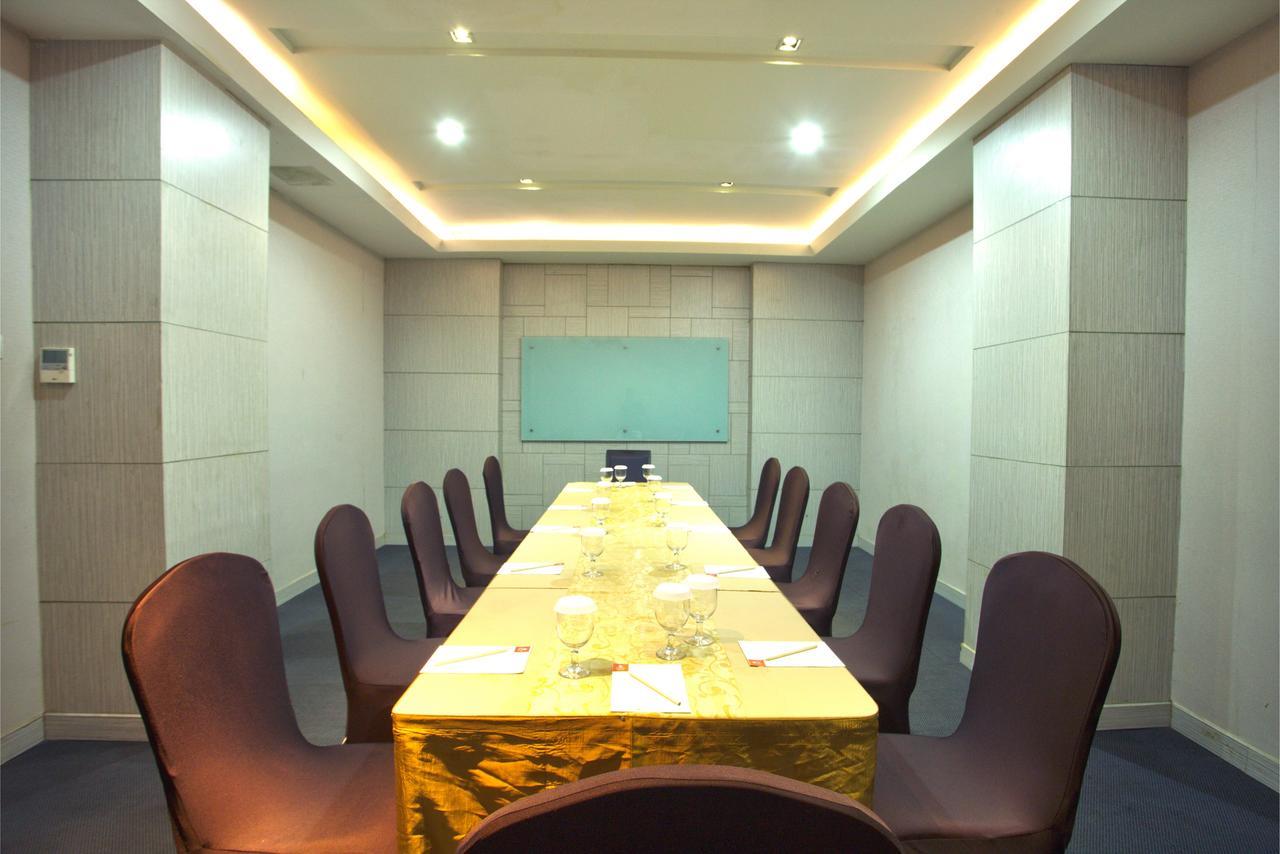 Tjokro Hotel פקאנבארו מראה חיצוני תמונה