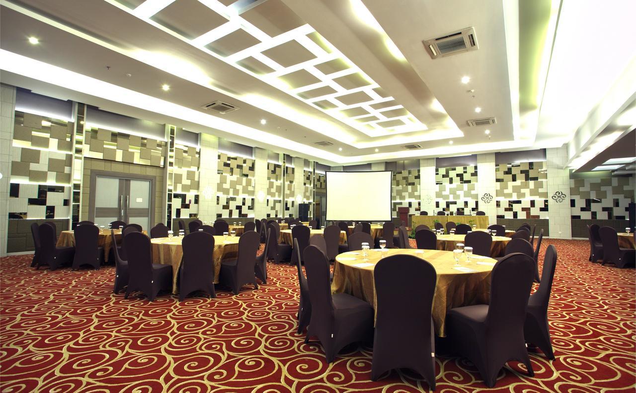 Tjokro Hotel פקאנבארו מראה חיצוני תמונה